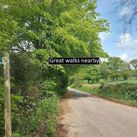Stunning Countryside Views & Private Balcony! Cozy Room, 3 Miles To Lyme Regis - Free Parking & Wifi アクスミンスター エクステリア 写真