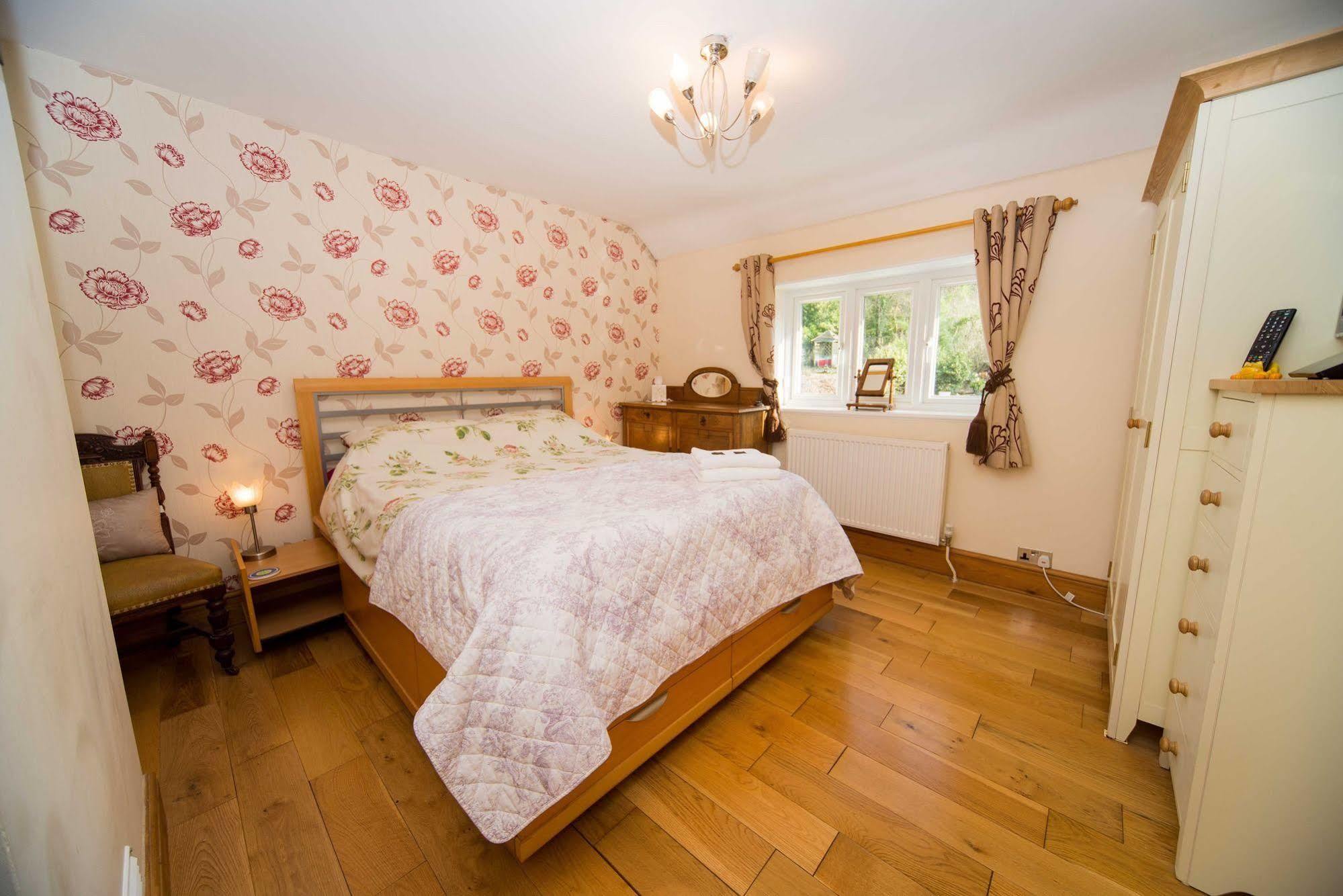 Stunning Countryside Views & Private Balcony! Cozy Room, 3 Miles To Lyme Regis - Free Parking & Wifi アクスミンスター エクステリア 写真