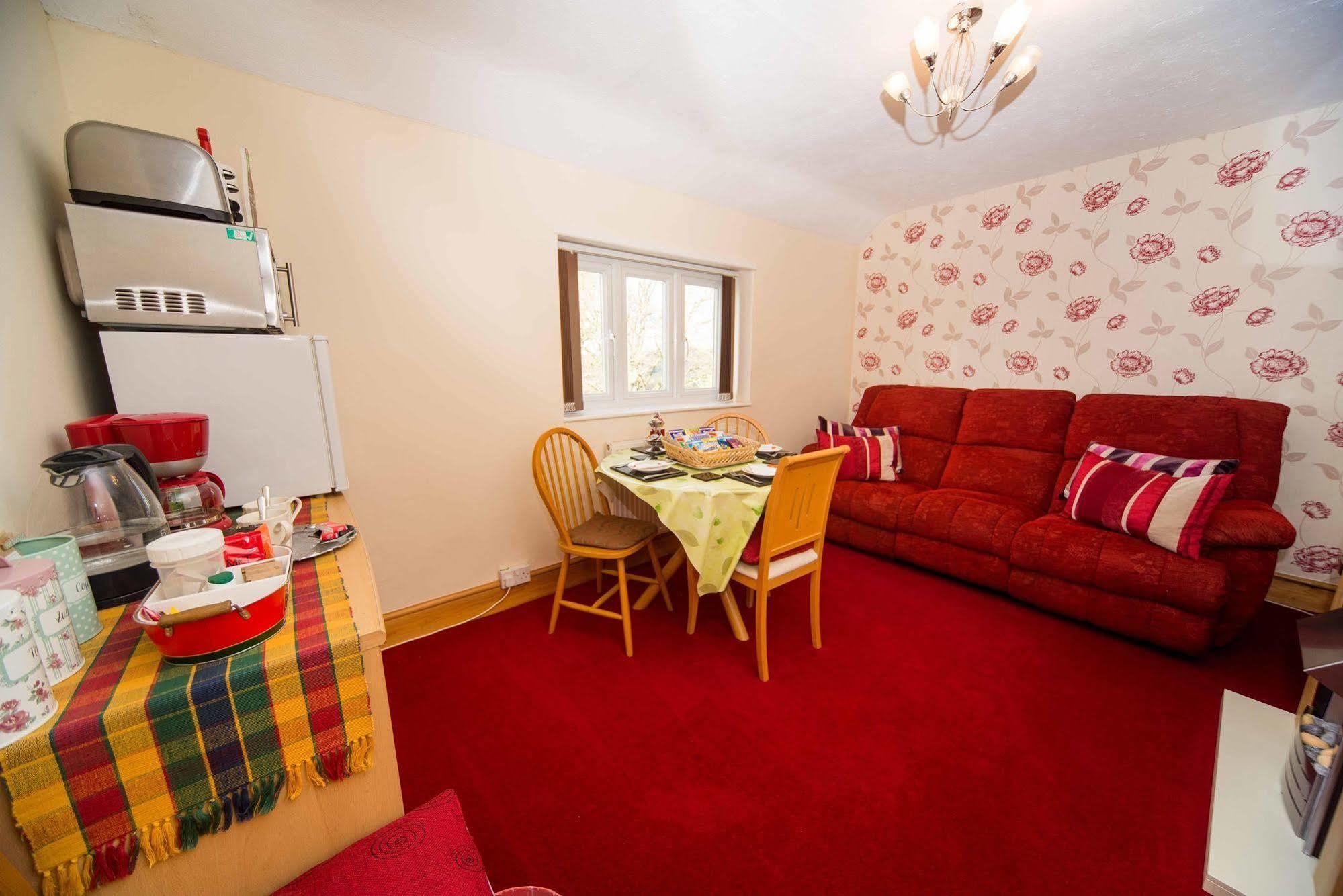 Stunning Countryside Views & Private Balcony! Cozy Room, 3 Miles To Lyme Regis - Free Parking & Wifi アクスミンスター エクステリア 写真