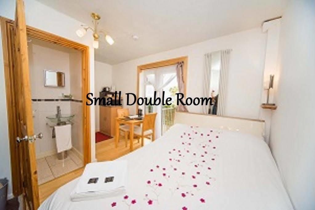 Stunning Countryside Views & Private Balcony! Cozy Room, 3 Miles To Lyme Regis - Free Parking & Wifi アクスミンスター エクステリア 写真