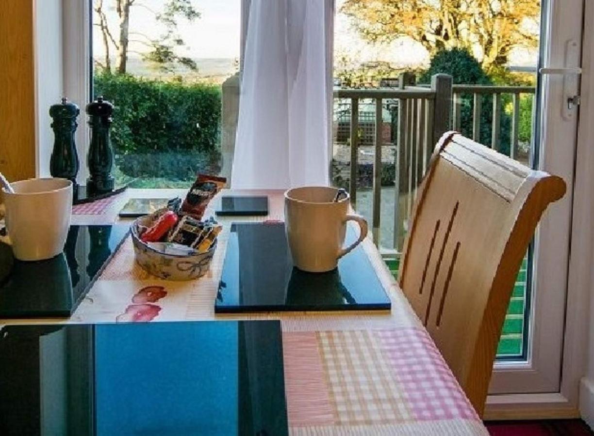 Stunning Countryside Views & Private Balcony! Cozy Room, 3 Miles To Lyme Regis - Free Parking & Wifi アクスミンスター エクステリア 写真